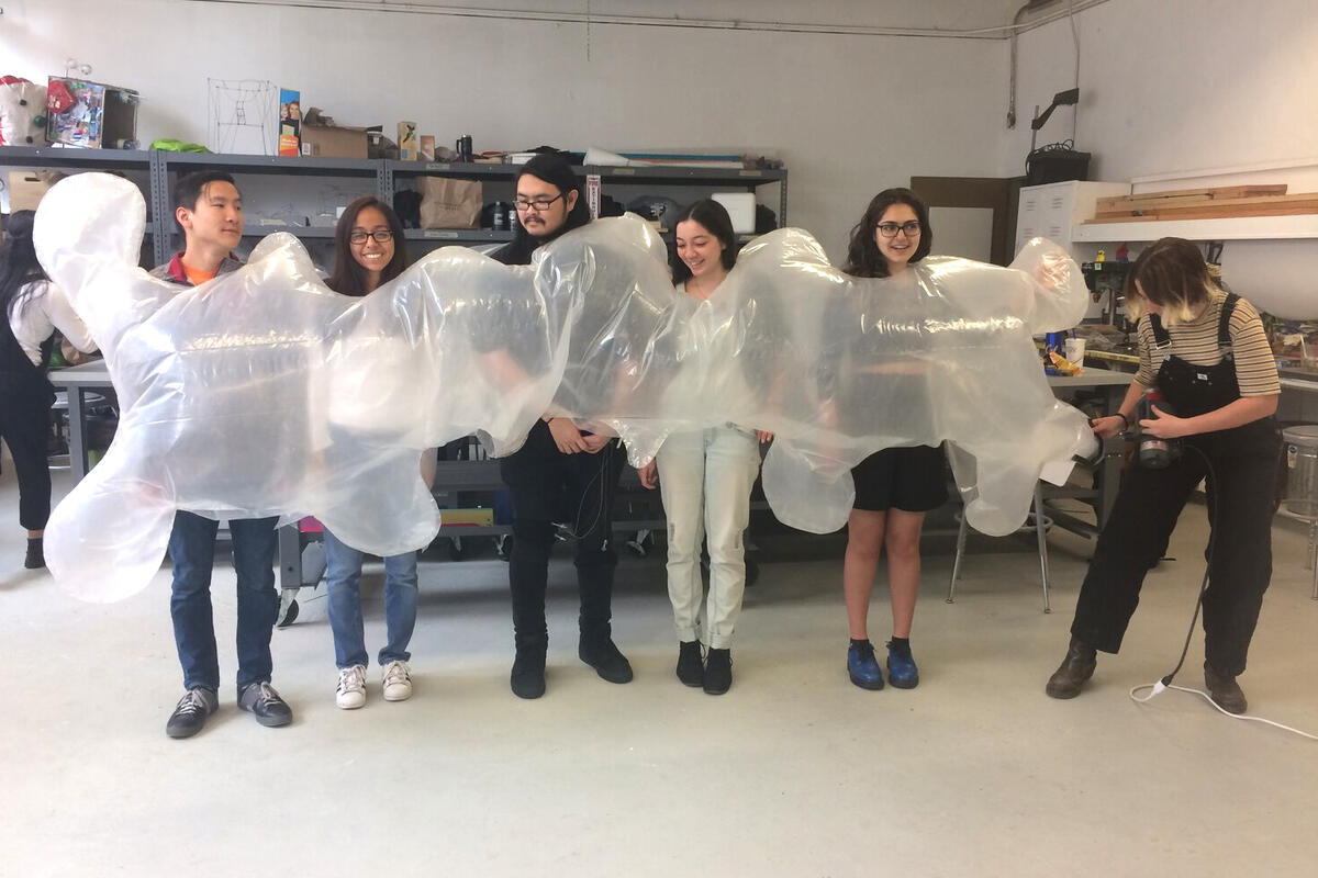 Sculpture Foundations students testing an inflatables project by Lieyah Dagan, Fall 2018 Sculpture Foundations students testing an inflatables project by Lieyah Dagan, Fall 2018